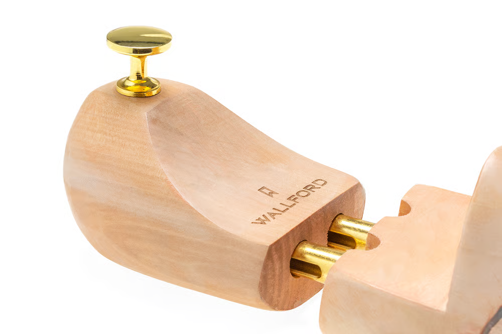Cedar Shoe Tree